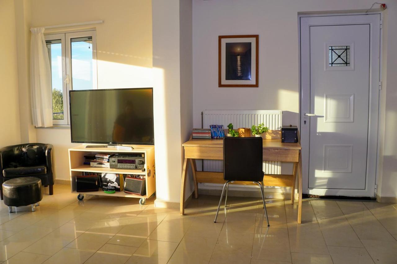 Olive Tree Hillside Apartment 斯塔罗斯 外观 照片